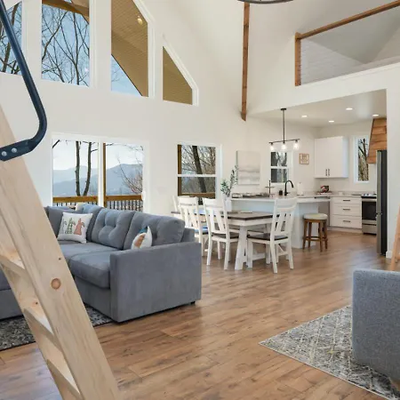 Villa Modern Mountain House With Amazing Views And Hot Tub